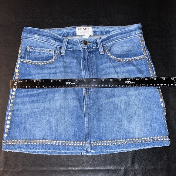 FRAME Denim Studded Mini Skirt Size 26, Luxury Denim, Classic Chic Skirt, Cute - Picture 5 of 7